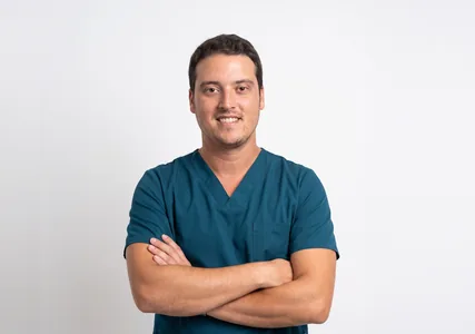 Dr. Enrique Álvaro